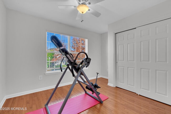 Building Photo - 11 Saratoga Ct