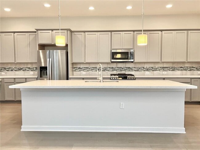 Building Photo - 4720 Vaughan St