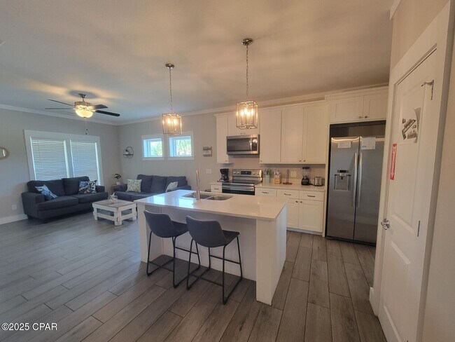 Building Photo - 100 Sea Breeze Cir