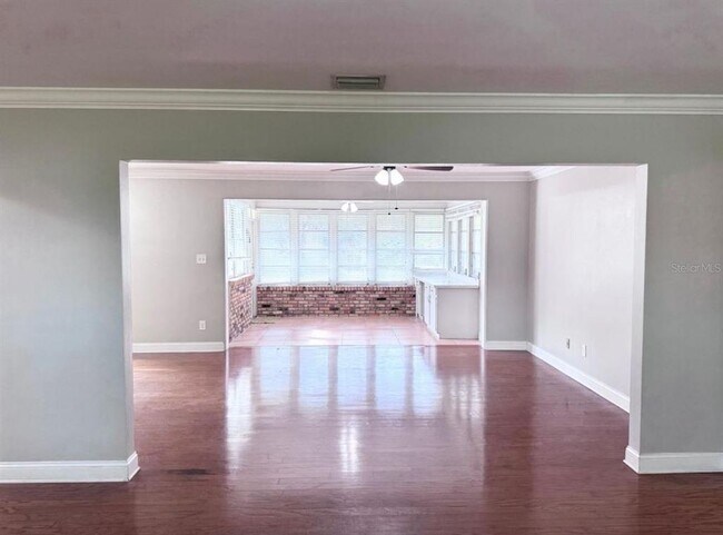 Building Photo - 1406 Ensenada Dr