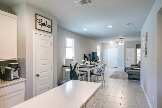 Building Photo - 257 Syrah Ct