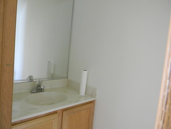 Building Photo - 1542 Sauganash Ct