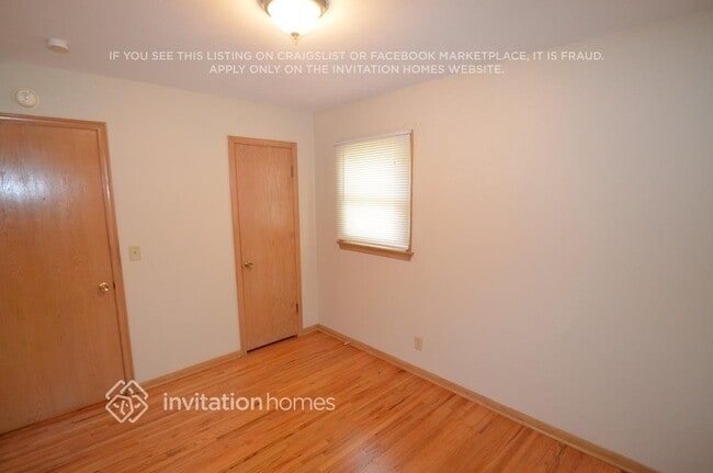 Building Photo - 4240 6th St NE