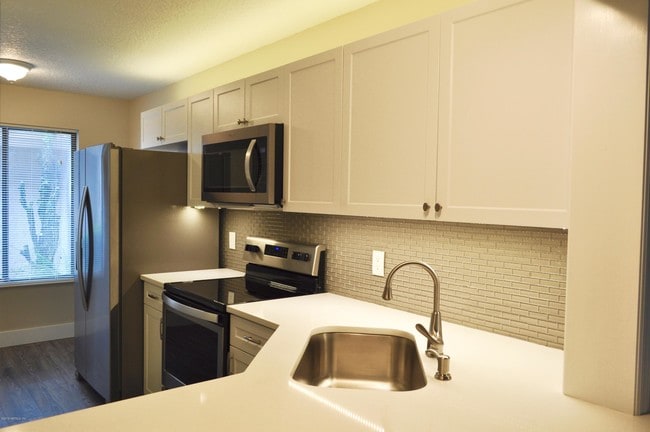 Building Photo - 2133 Sea Hawk Dr