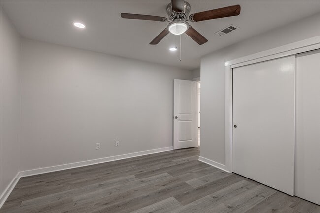 Building Photo - 2401 Sycamore Ave