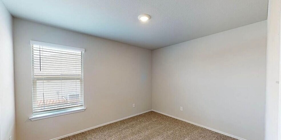 Building Photo - 1261 Lindsey Dr