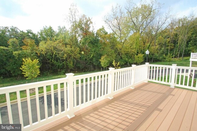 Building Photo - 2482 Baldwin Cres NE