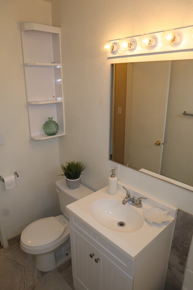 Building Photo - 7013 Coldwater Canyon Ave