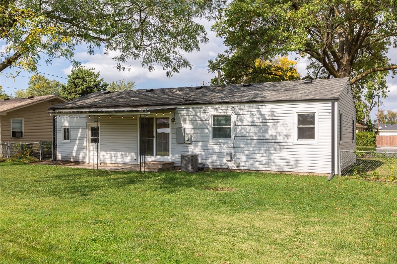 Building Photo - 213 Highland Dr