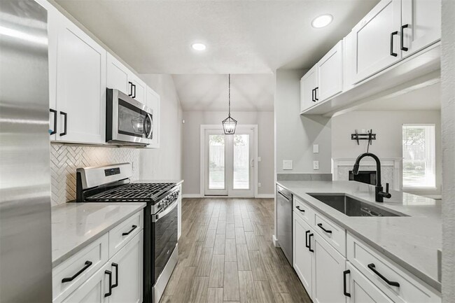 Building Photo - 10615 Prospect Hill Dr