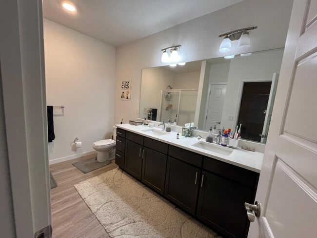 Master Bath - 17297 Wilde Ave