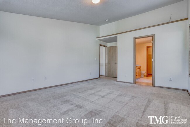 Building Photo - 5 br, 2.5 bath House - 8619 NE 90th Ave