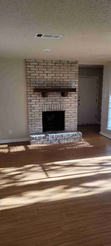 Building Photo - 2207 Wheeler Ave