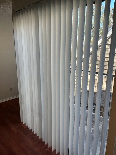 Building Photo - 9809 Walnut St