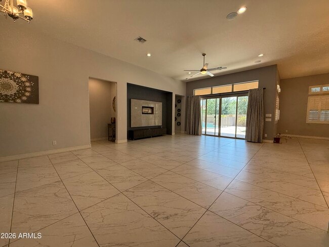 Building Photo - 2307 E Mahogany Pl