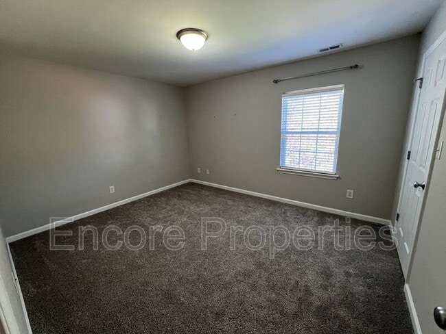 Building Photo - 4504 Bay Point Dr