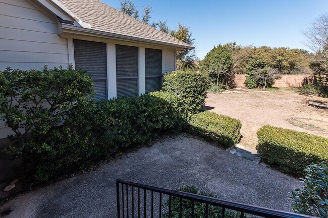Building Photo - 15808 Chatham Wood Dr