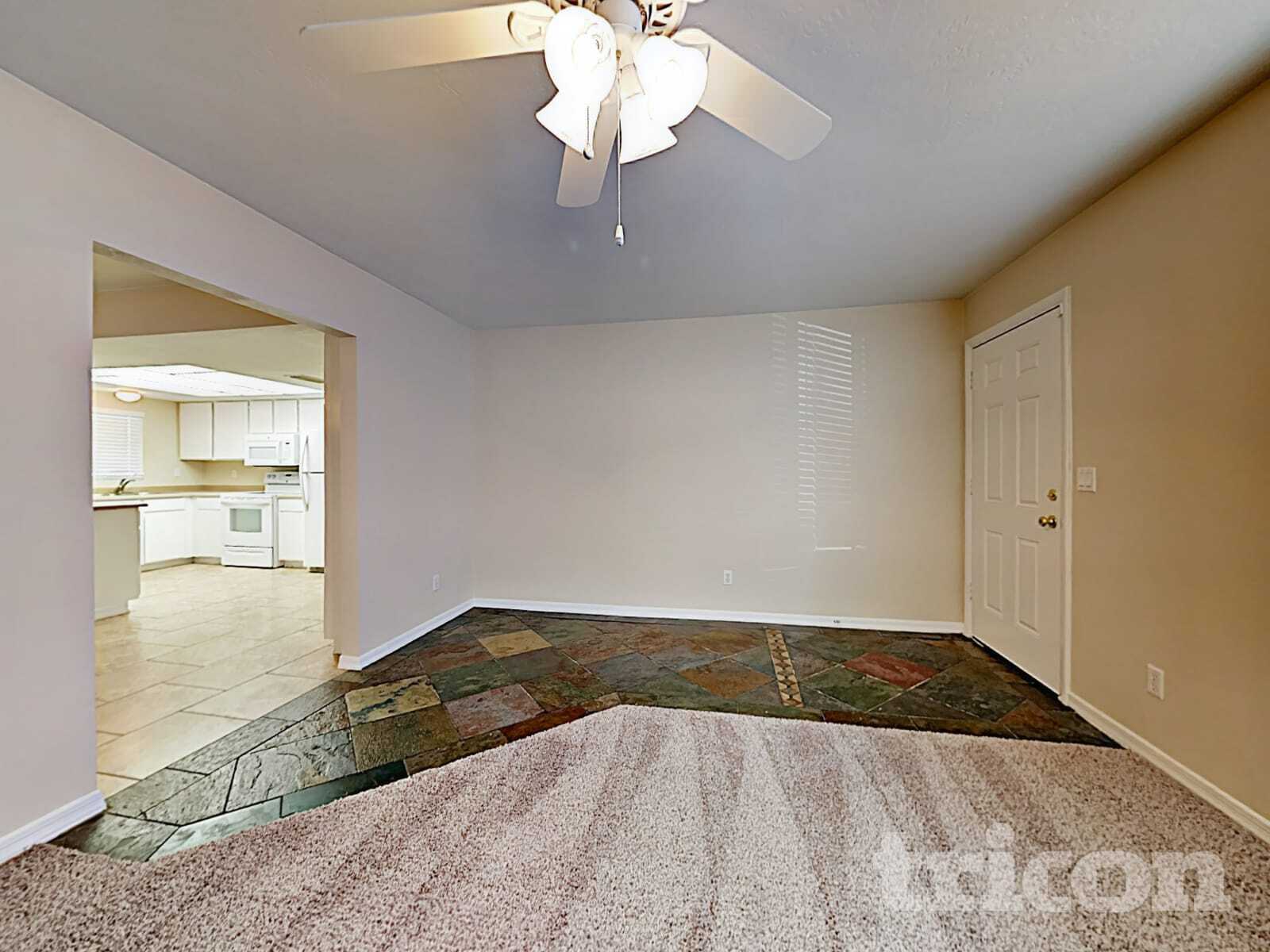 Building Photo - 1113 W Runion Dr