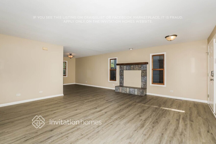 Building Photo - 1N682 Newton Ave