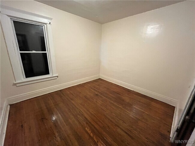 Building Photo - 168 Rodney Ave