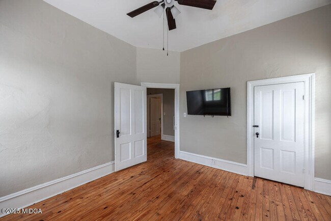 Building Photo - 926 Rose Park