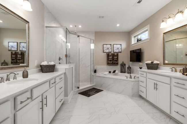 Building Photo - Beautiful Furnished Home in Olmstead