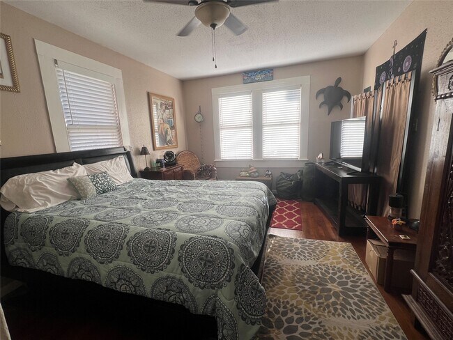 Building Photo - 1505 Rosewood St