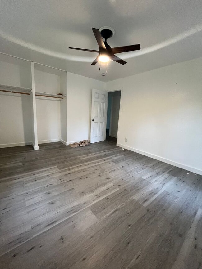 Building Photo - 4 bedroom Section 8 Approved Home