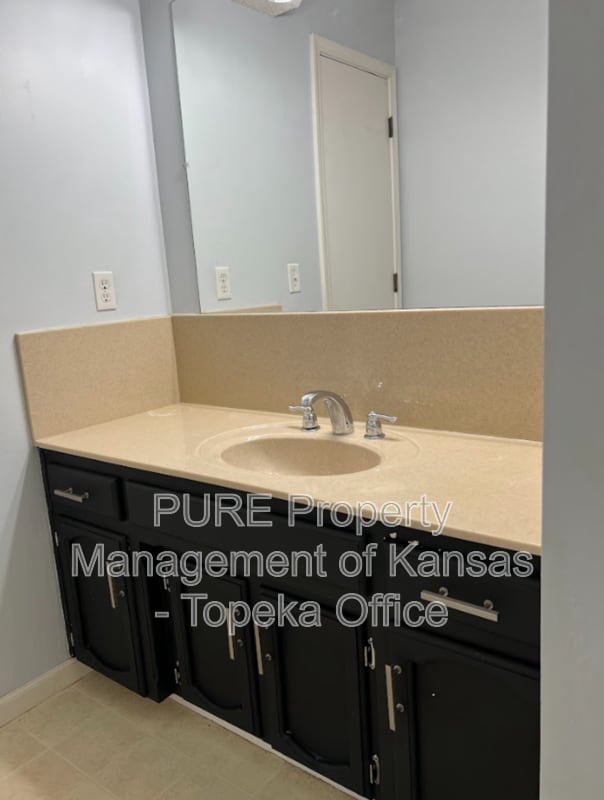 Building Photo - 2013 NW 84th Terrace