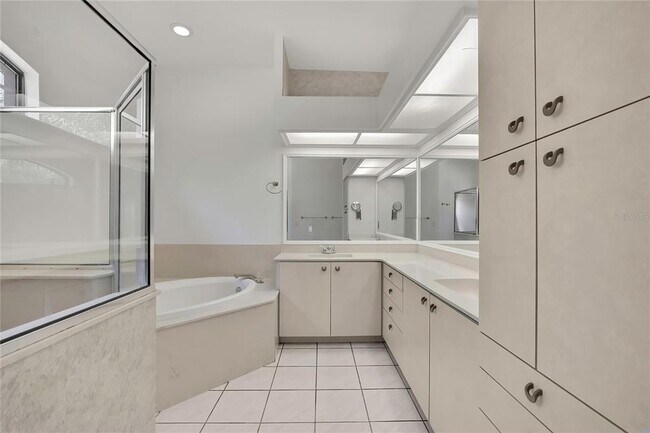 Building Photo - 18401 N 30th St