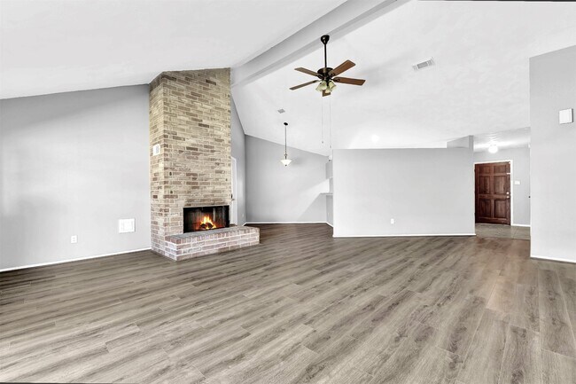 Building Photo - 7215 Dogwood Trail Dr