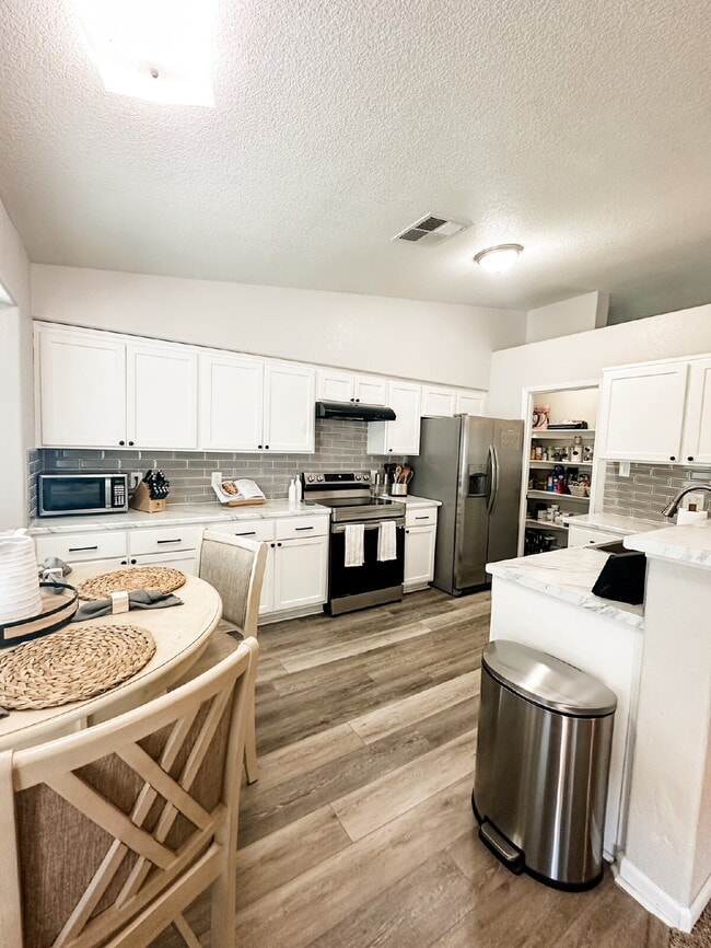 Building Photo - “4-Bedroom, 2-Bathroom Home in Yuma”