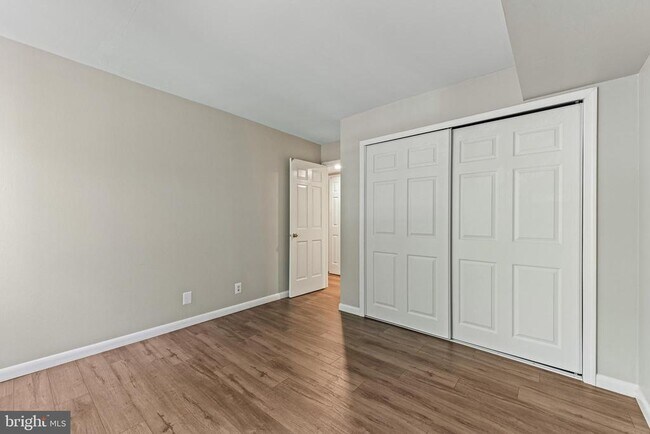 Building Photo - 7621 Provincial Dr