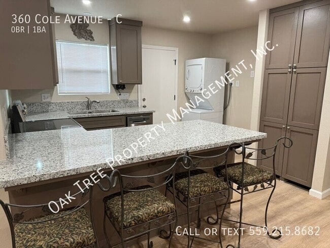 Building Photo - 360 Cole Ave