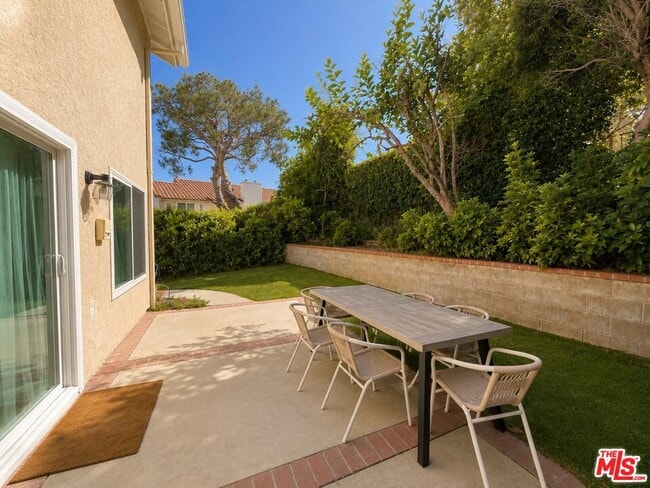 Building Photo - 12245 Shady Hollow Ln