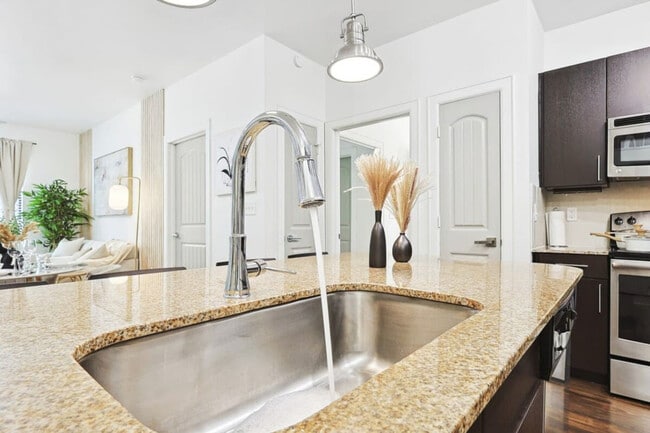 Building Photo - 5445 Town and Country Blvd