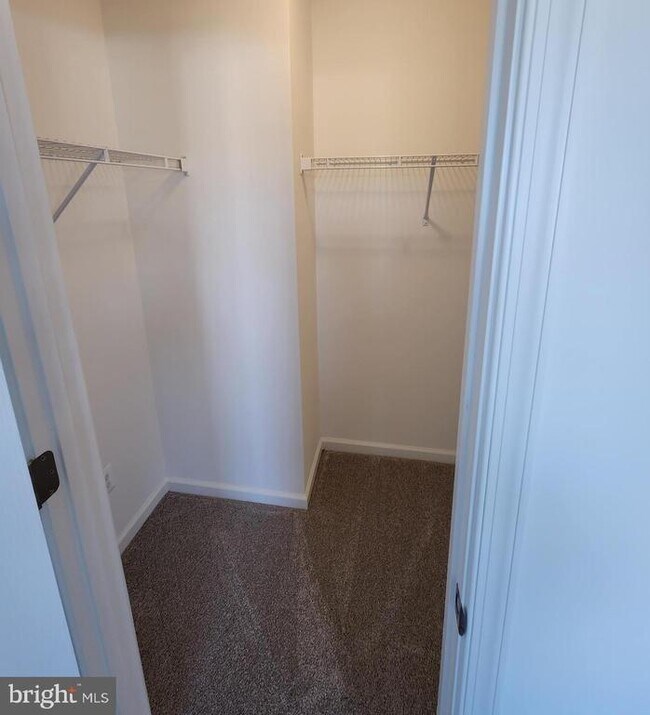 Building Photo - 437 Hillsdale Pl