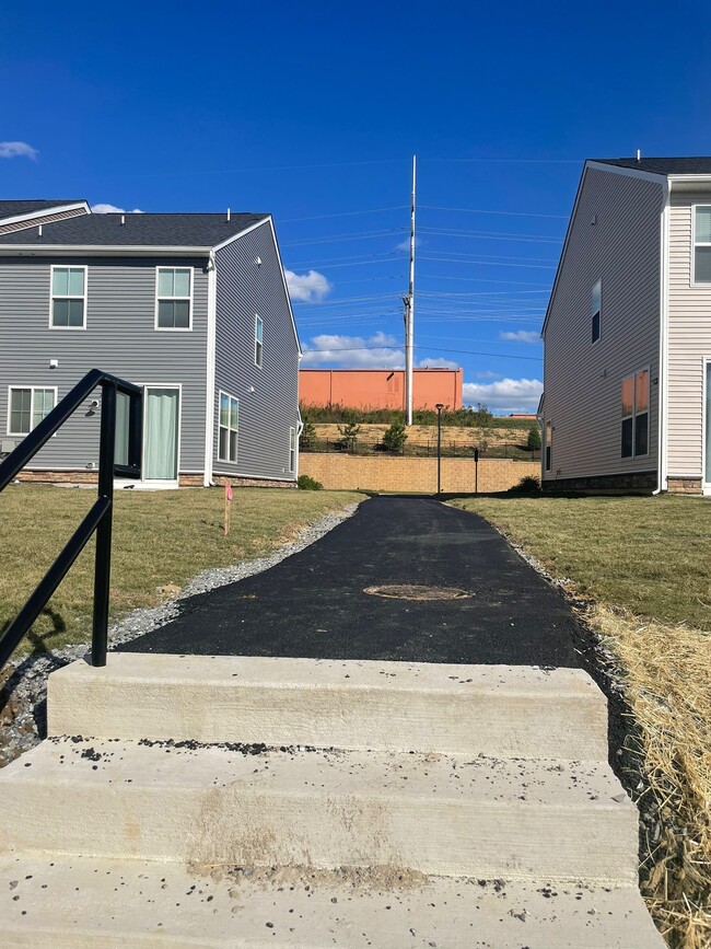 Building Photo - 5550 Wenrich Dr