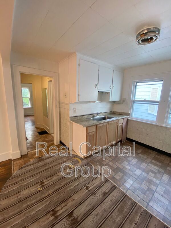 Building Photo - 511 Shirley Ave