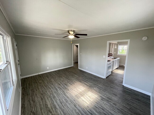 Building Photo - 2160 Ulen Ln