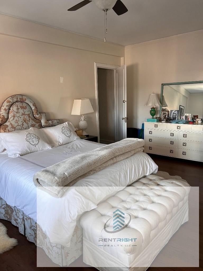 Building Photo - 534 W Stratford Pl