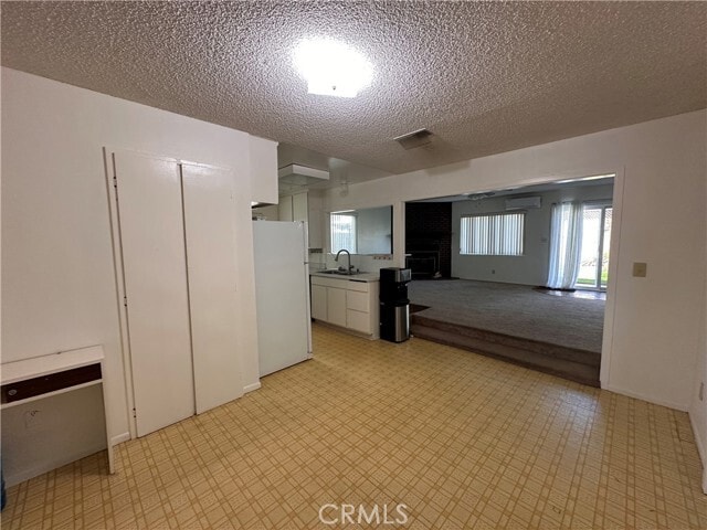 Building Photo - 23756 President Ave