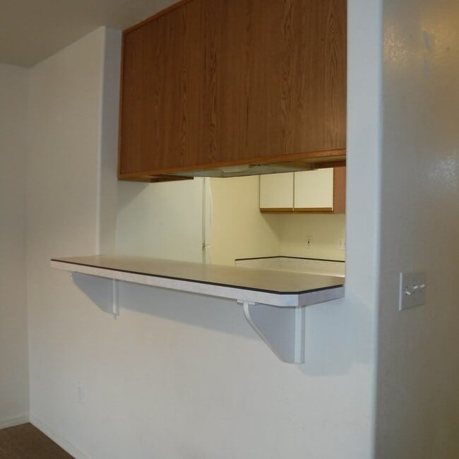 Building Photo - 2 Bed/2.5 Bath Unit in SW Redmond Fourplex