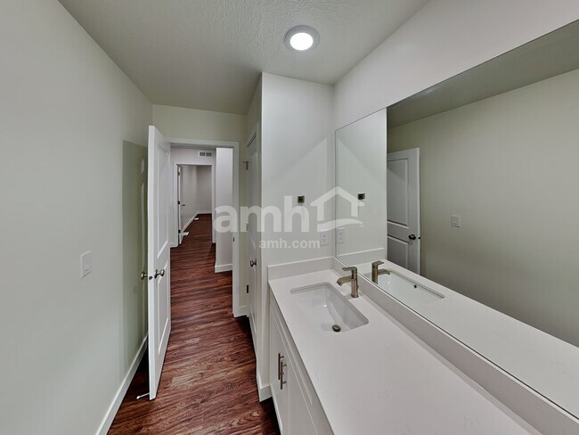 Building Photo - 3471 N Annabell St