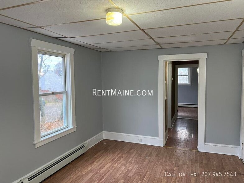 Primary Photo - 402-404 Hammond Street Apt.