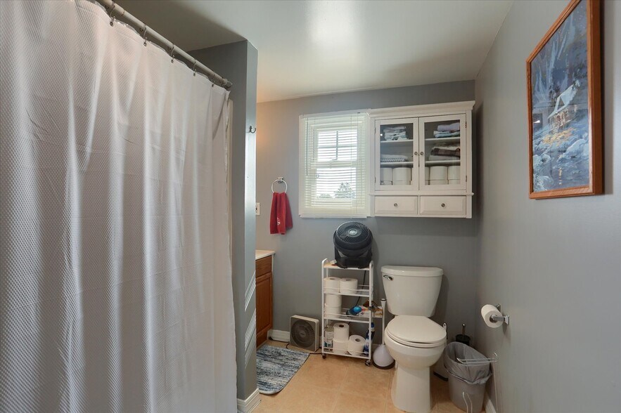 Building Photo - 28 E Willow St