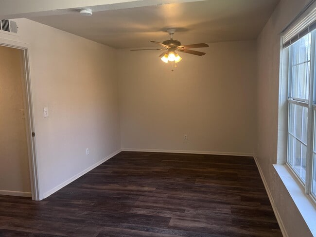 Building Photo - 5429 Prince Dr