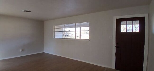 Building Photo - Fully Renovated Benbrook Beauty