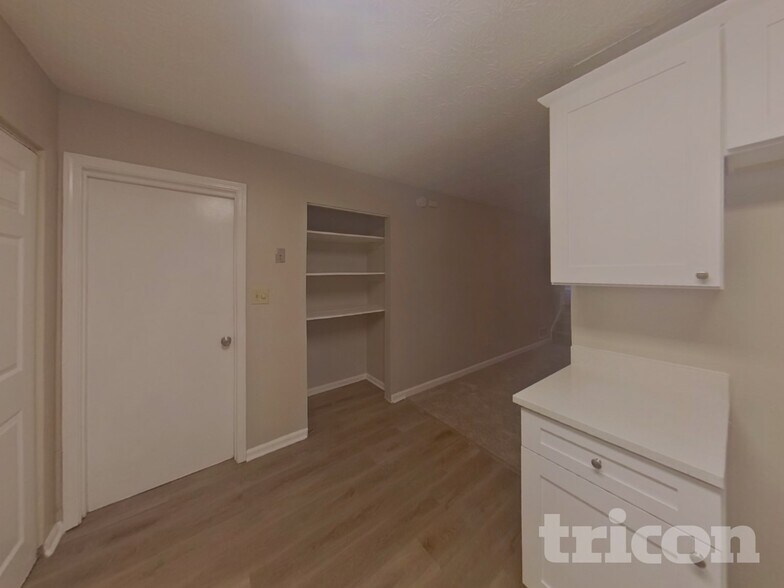 Building Photo - 5942 Dan Dr