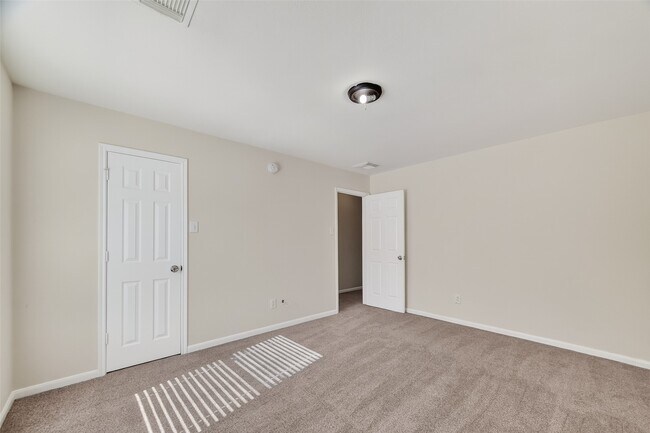 Building Photo - 2708 Calico Creek Ln